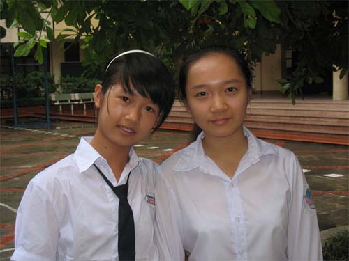Đến lớp 10D1, gặp gỡ hai thủ khoa