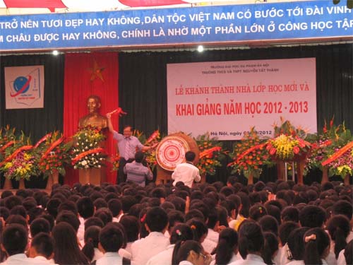 Tưng bừng Lễ Khai giảng năm học mới 2012 - 2013 và Lễ khánh thành tòa nhà lớp học mới
