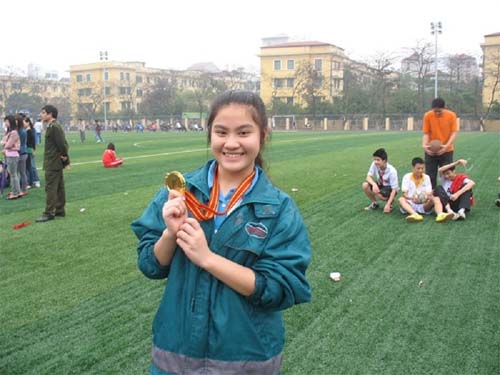 Gặp gỡ bạn gái có "đôi chân vàng"