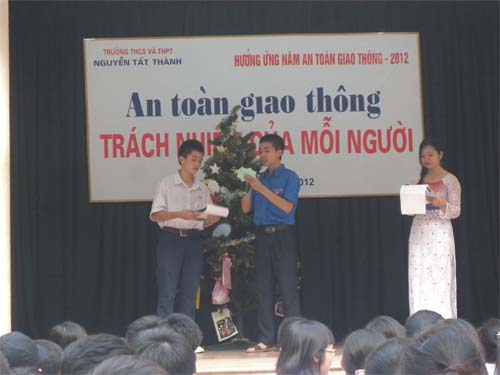 "An toàn giao thông" - Thông điệp cuối năm giàu ý nghĩa