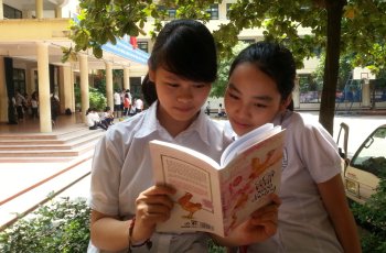 Giới thiệu sách: Cô gà mái xổng chuồng