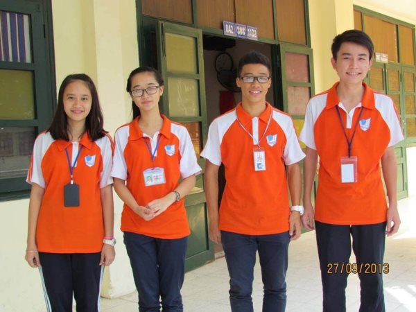 Ngôi trường và bộ đồng phục