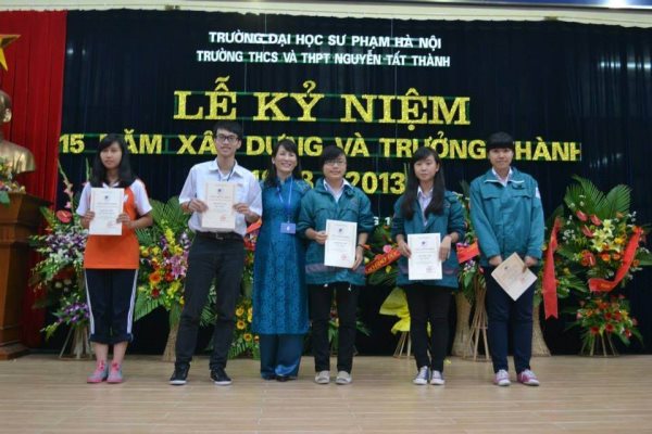 Cơn mưa giải thưởng