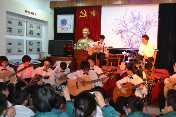 Những đoản khúc biến tấu với Tây Ban cầm