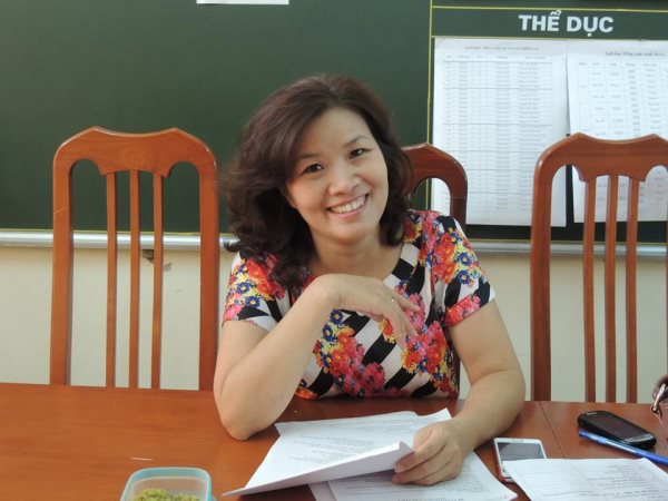 Bông hoa nâu mặt đất