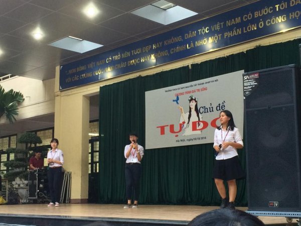 Sinh hoạt dưới cờ với chủ đề "Tự do"