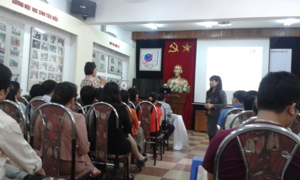 “Tư vấn chọn nghề và hiểu con trong mùa thi”