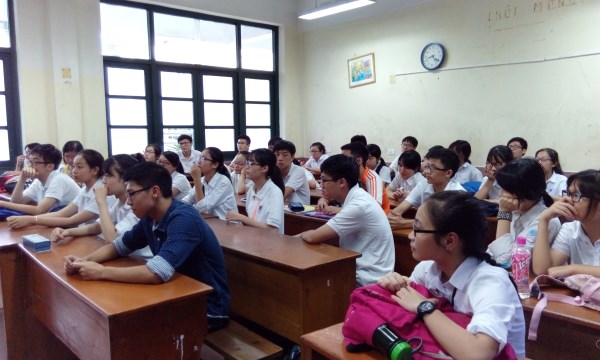 Buổi sinh hoạt đầu tiên của lớp 10D2