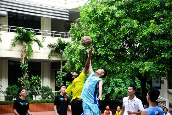 Nguyễn Tất Thành vs Raffles Institution: Trận bóng đậm tình hữu nghị