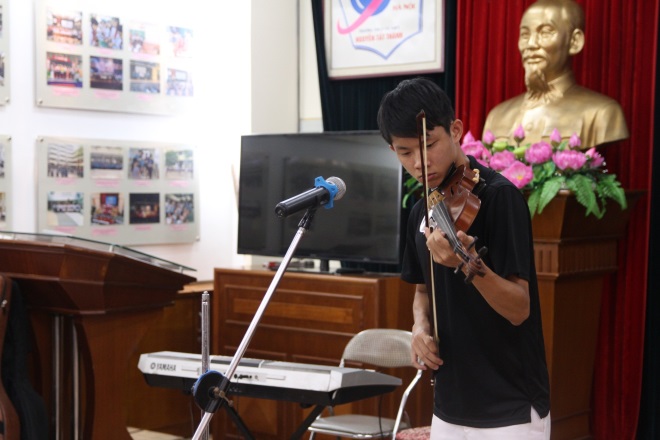 Học viện Raffles (Raffles Institution) quay trở lại trong sự tiếp đón nồng nhiệt của thầy và trò trường Nguyễn Tất Thành.
