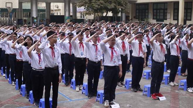 Tiến lên Đoàn viên