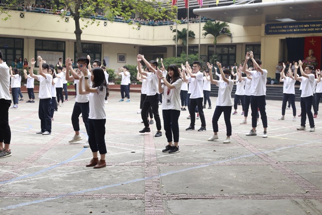 Giờ Trái Đất 60+ : Màn nhảy flashmob với thông điệp ý nghĩa