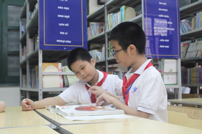 Bầu trời sau trang sách