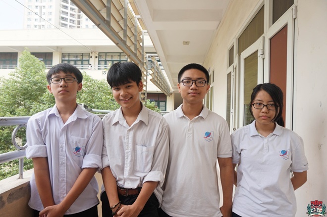 Bảng vàng gọi tên ai?