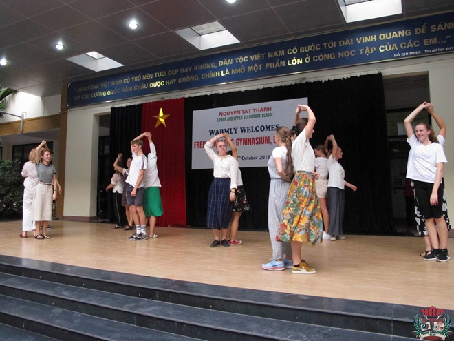 Chào đón những người bạn đến từ Đan Mạch cùng màn ra mắt CLB Tiếng Anh