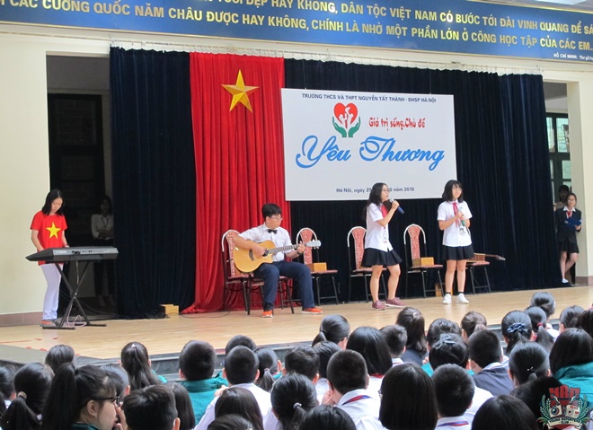 Sinh hoạt dưới cờ với chủ đề: Yêu thương