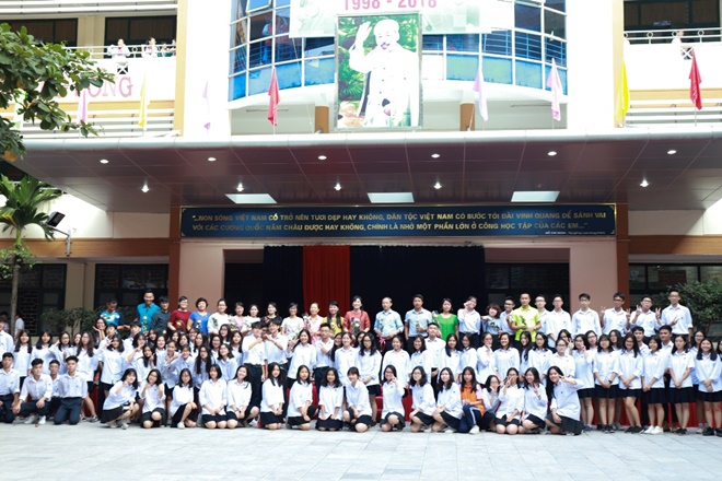 Nhảy Flashmob: Tri ân thầy cô