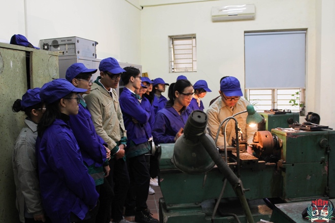 STEM Công nghệ lớp 11: Một ngày hóa thân thành những kĩ sư