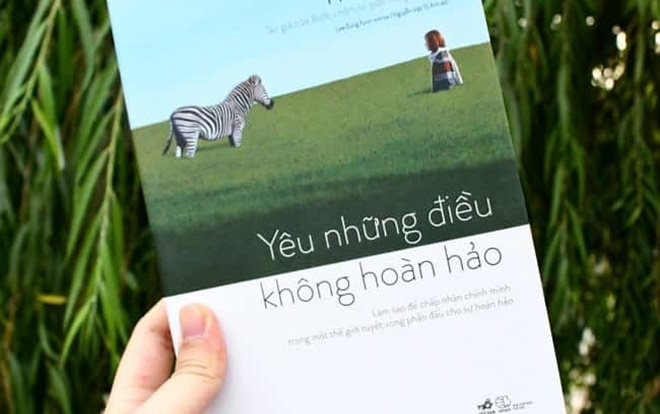Yêu những điều không hoàn hảo - nơi vỗ về vết thương lòng