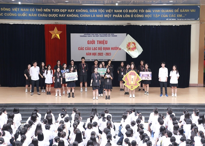 Màn chào sân ấn tượng đến từ các CLB định hướng
