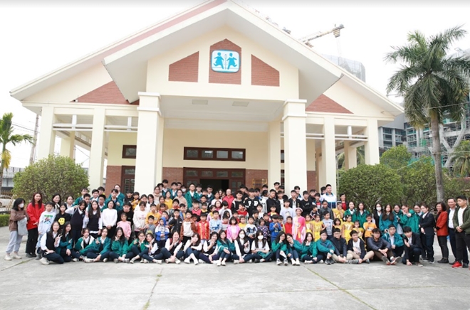Lớp 10D3 và hành trình “Tết đong đầy” tại Làng trẻ em SOS Hải Phòng