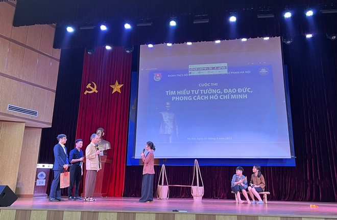 Tư tưởng, phong cách Chủ tịch Hồ Chí Minh qua lăng kính của thầy và trò WIN88🎖️Link Win88 Nhà Cái Xanh Chín Top #1 2025