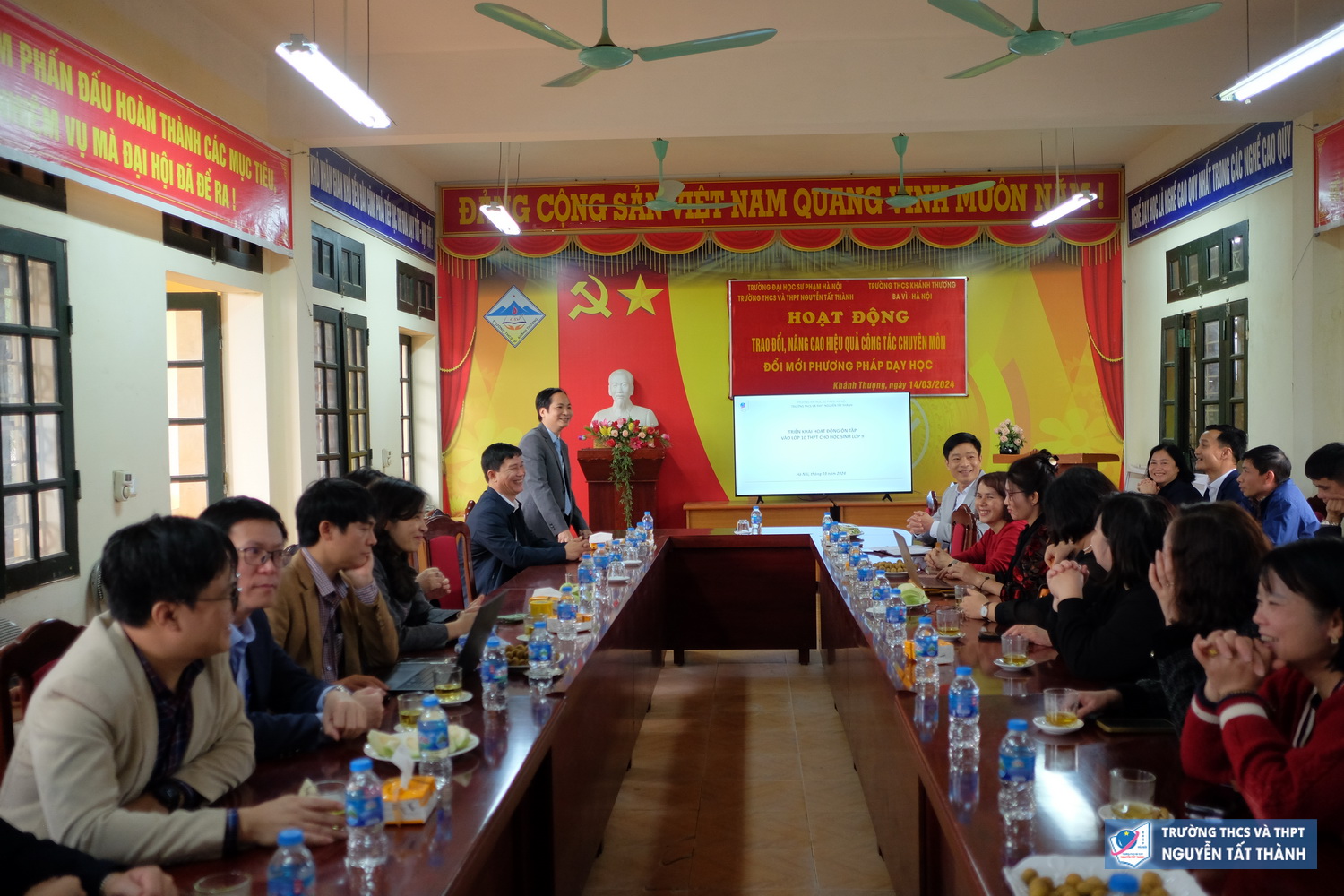 Trao niềm tin, viết ước mơ tại trường THCS Khánh Thượng (Ba Vì)