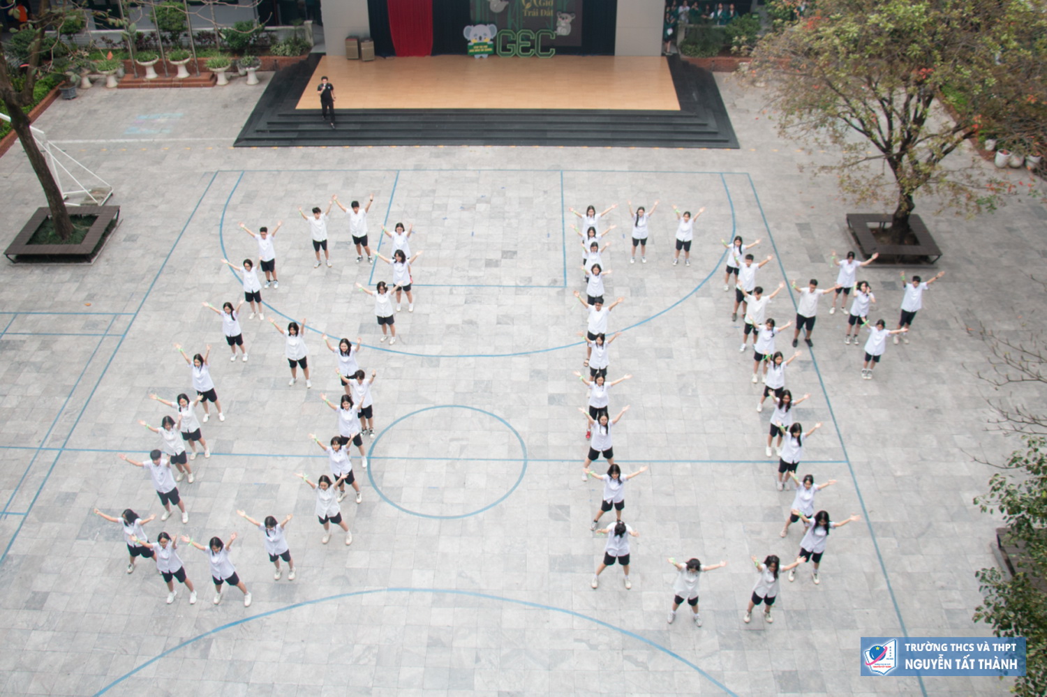 Sự kiện giờ Trái Đất 60+: Stop the fire - Save what we admire
