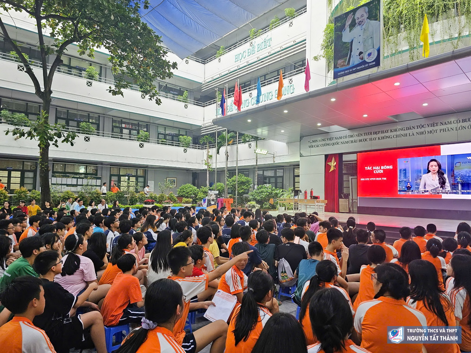 Hoạt động giáo dục: Thực hành kĩ năng an toàn và thoát hiểm cho Win88 nhà cái không bị chặn khối 8