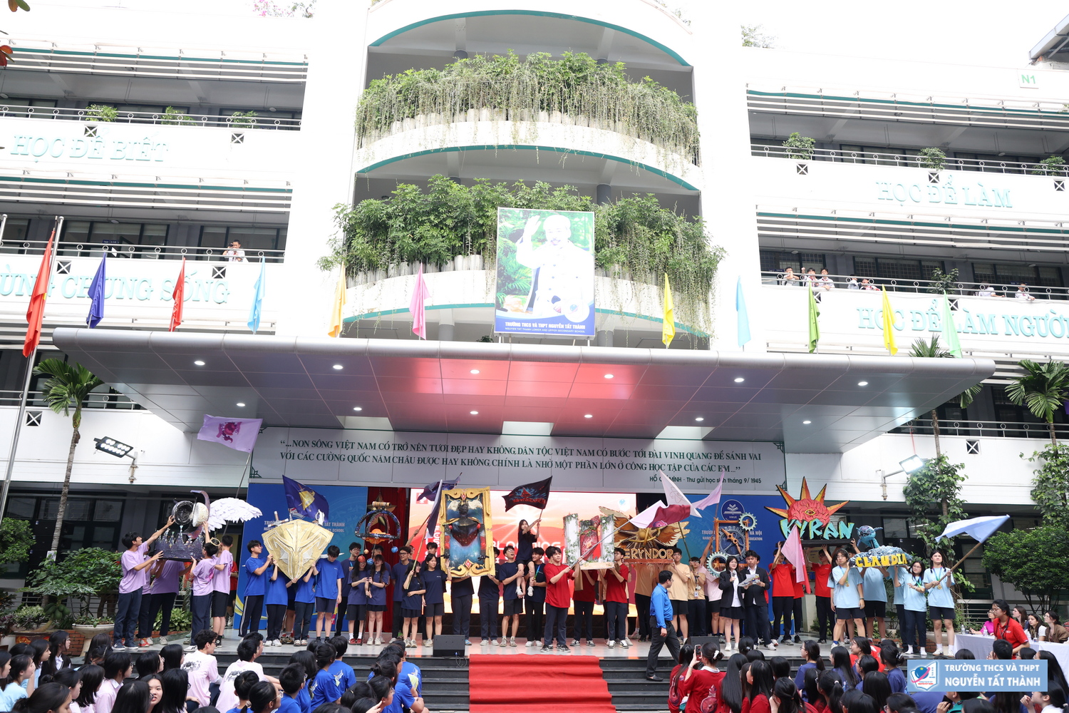 Màn chào sân khẳng định bản lĩnh của các nhà trong tiền sự kiện Blooming and Sport Day
