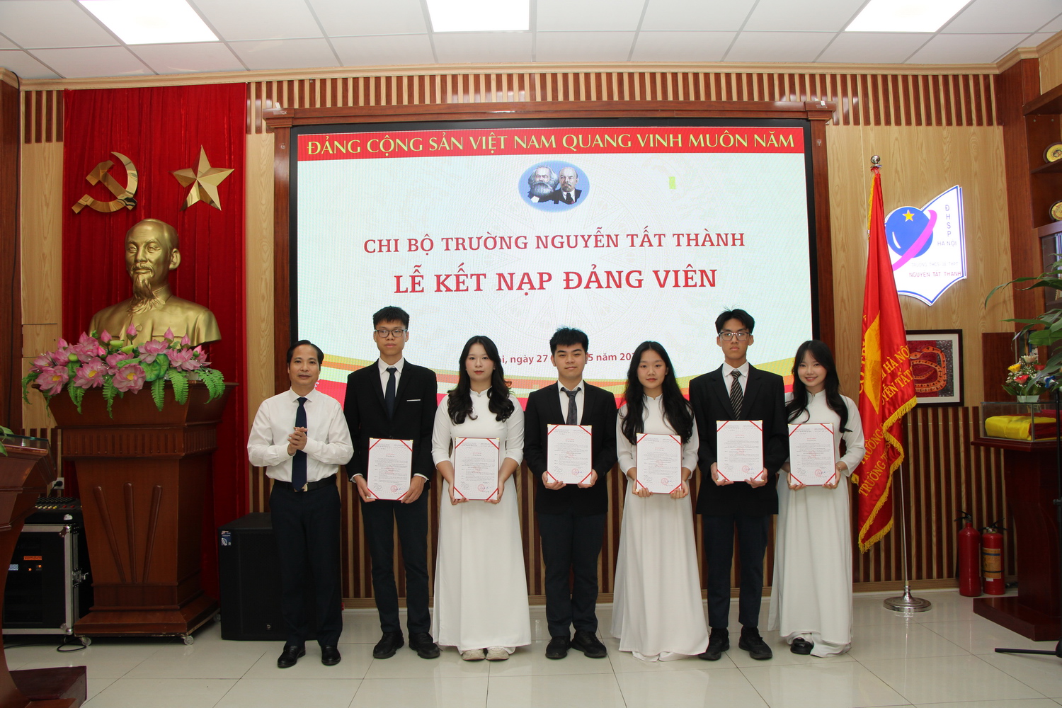 Lễ kết nạp Win88 là nền tảng cá cược trực tuyến uy tín: Đảng trao niềm tin – Tuổi trẻ nhận sứ mệnh