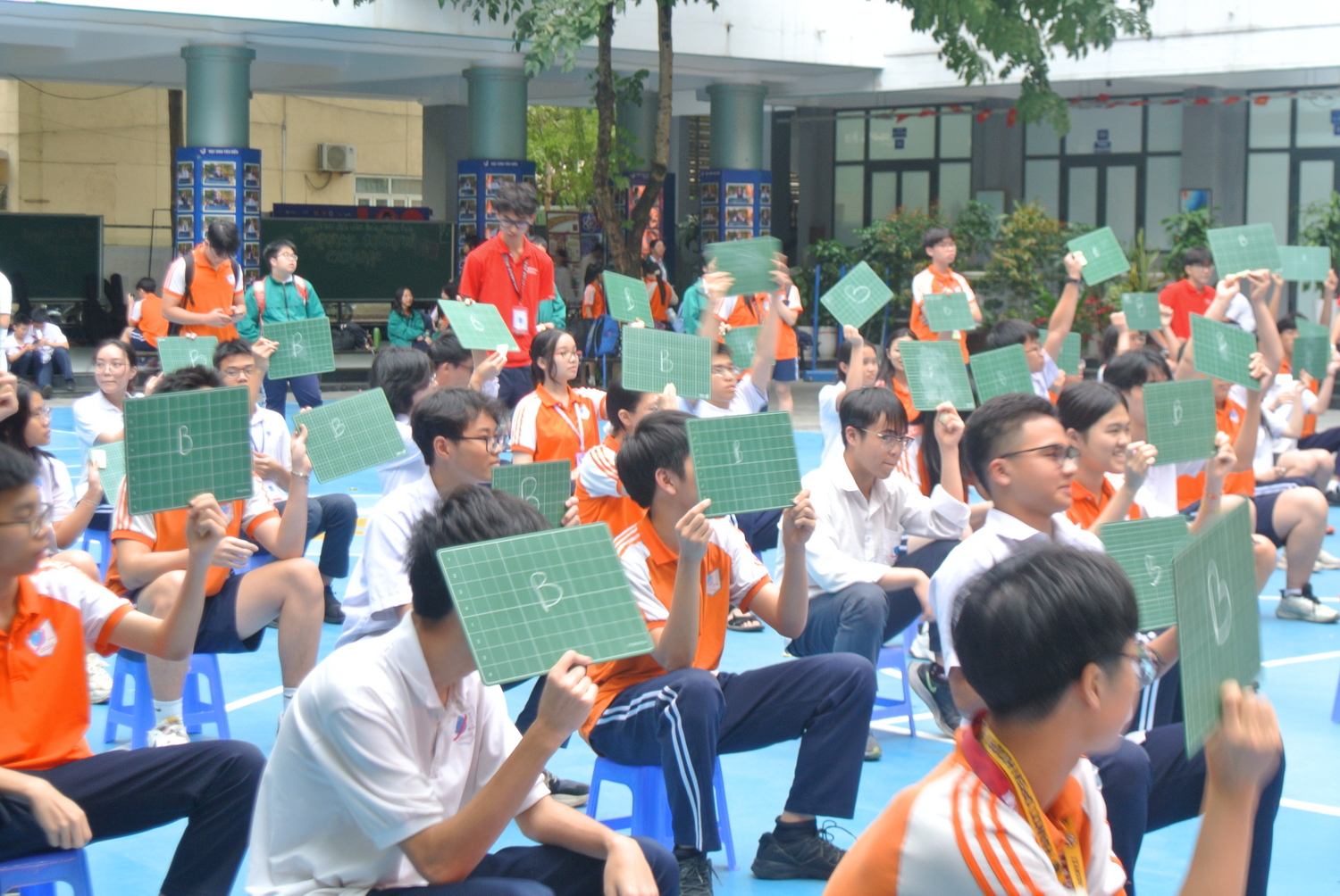 Rộn ràng sân trường Nguyễn Tất Thành với Cổng game WIN88 là một nhà cái có danh tiếng lớn tại thị trường Châu Á “Rung chuông vàng”