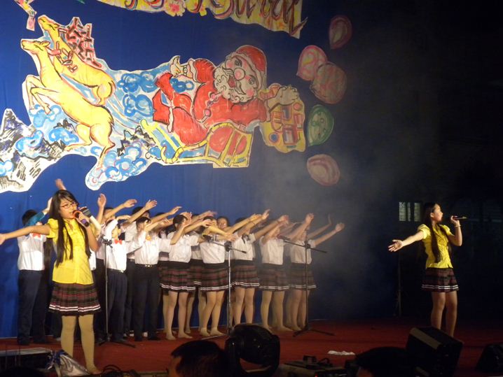 Chương trình English Festival ngày 14.01.2012